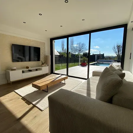 Villa Maison Neuve Avec Piscine Mussain